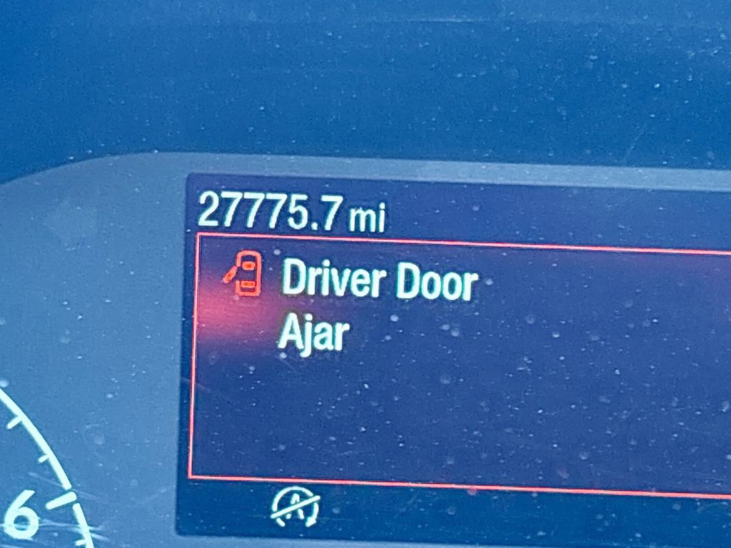 Used 2023 Ford Transit Connect XLT image 12