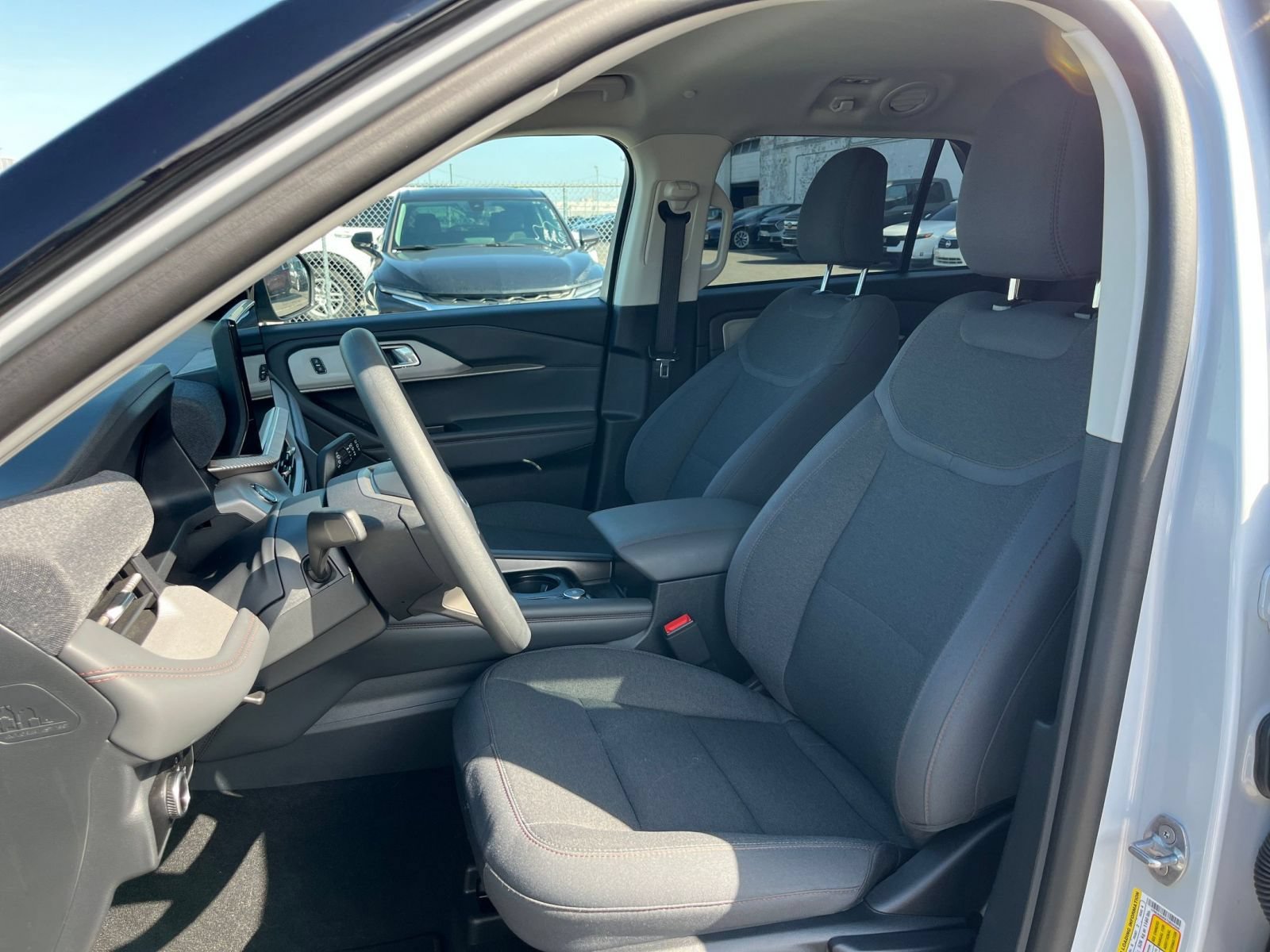 Used 2026 Ford Explorer Active AWD/4WD image 36