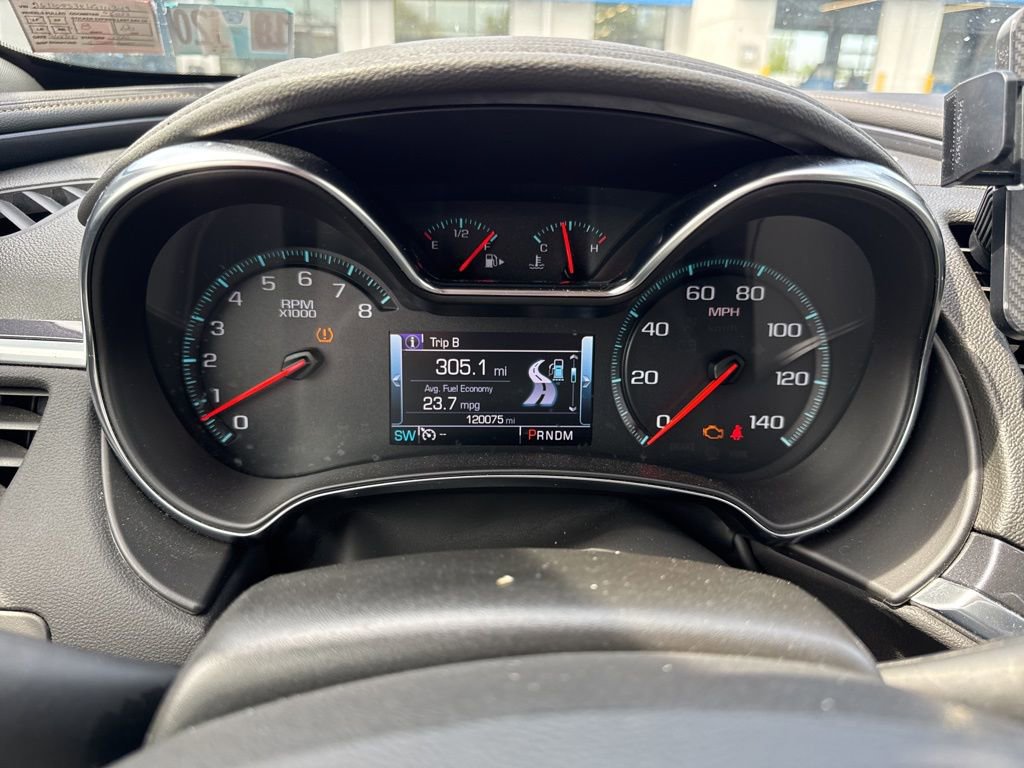 Used 2017 Chevrolet Impala LT FWD image 10
