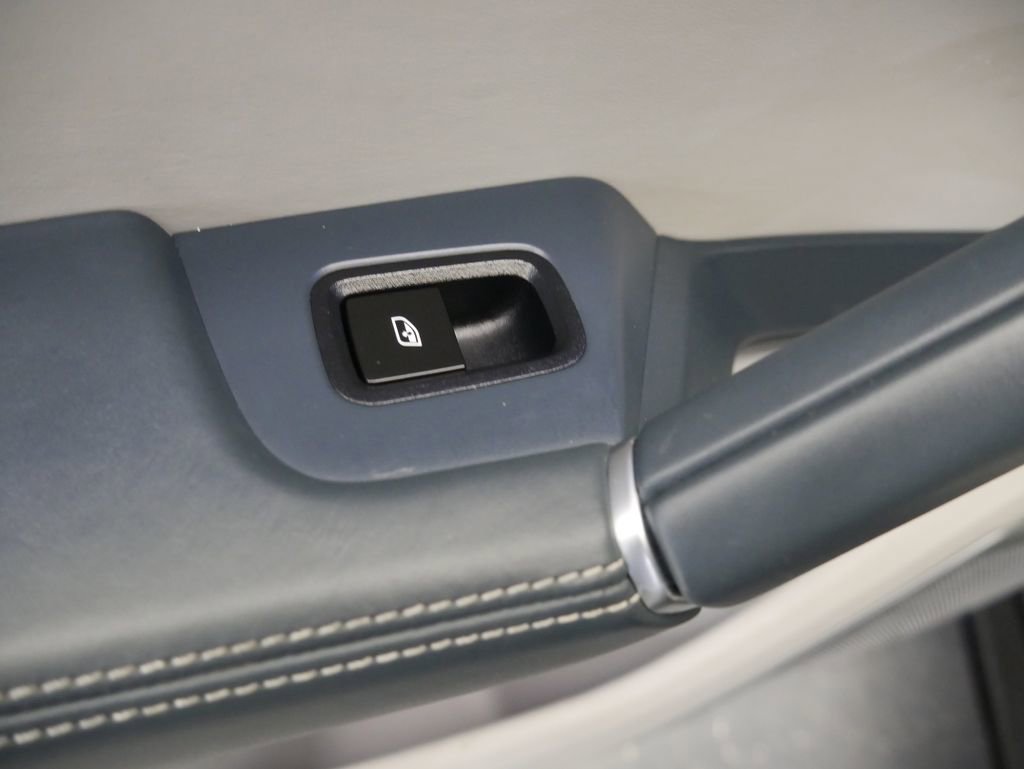 Certified 2023 Porsche Cayenne GTS AWD/4WD image 23