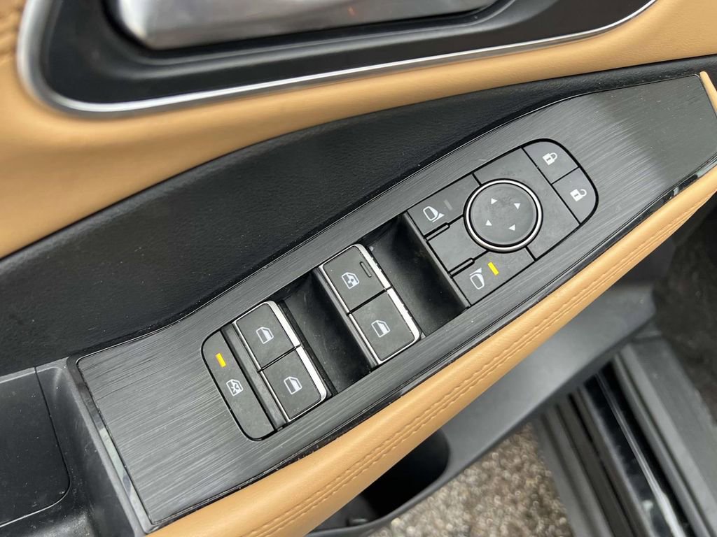 Used 2023 Nissan Rogue Platinum w/ Platinum Premium Package image 16