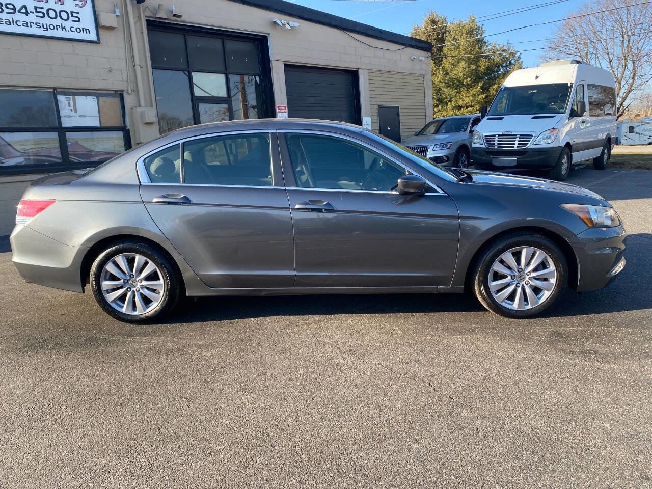 Used 2011 Honda Accord EX image 2