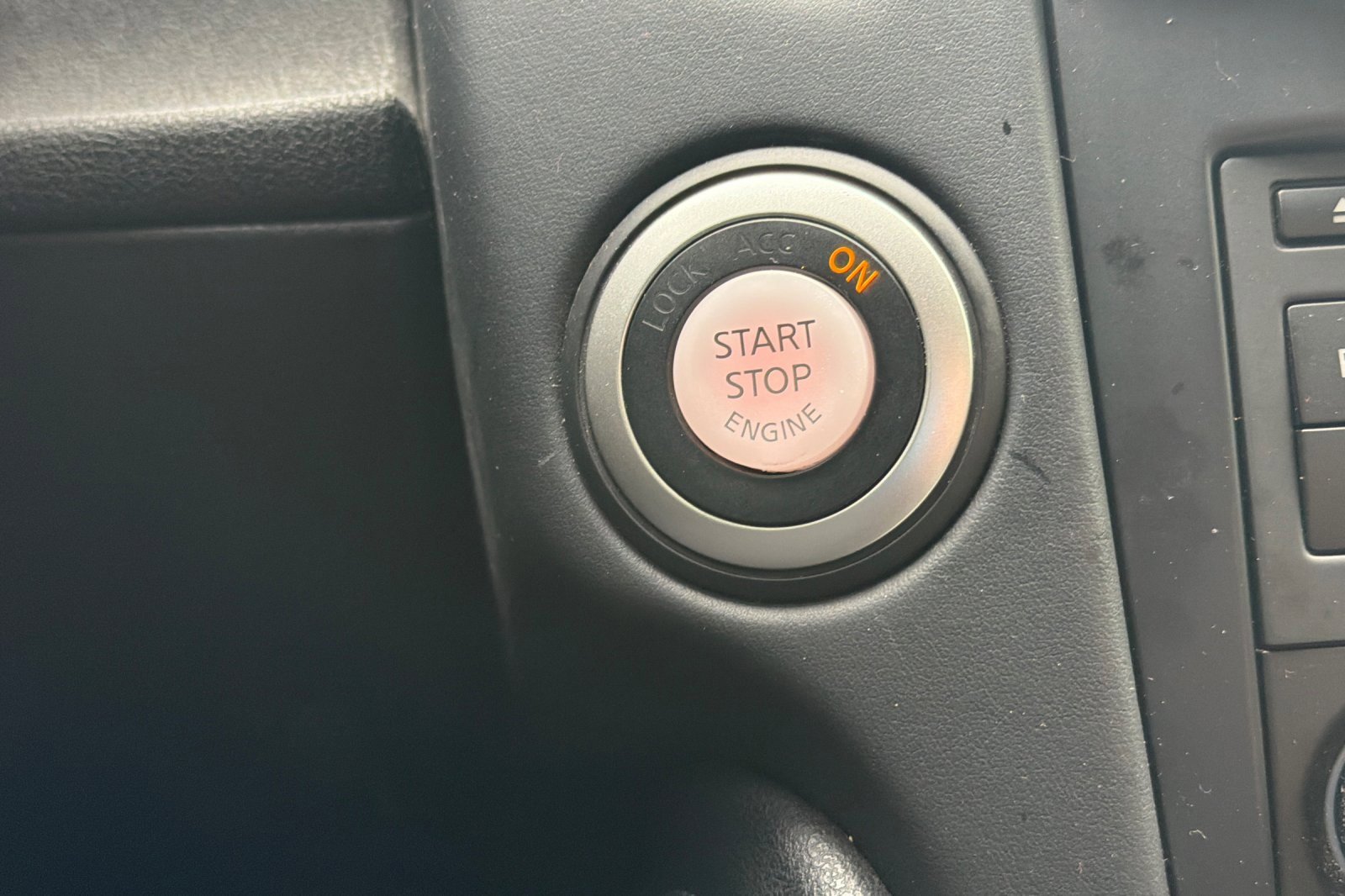 Used 2016 Nissan 370Z Base image 18