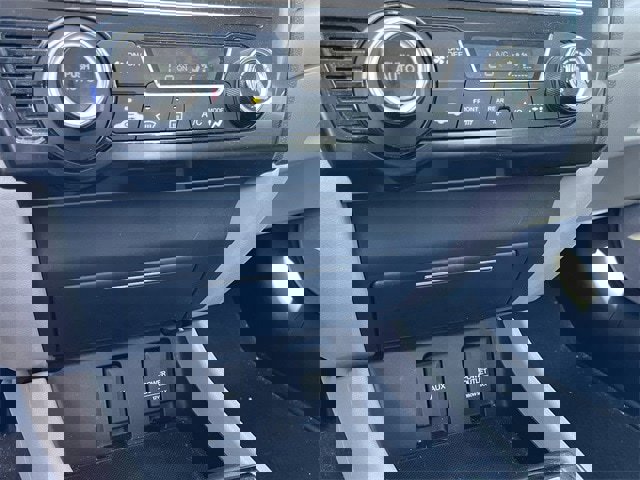 Used 2013 Honda Civic Hybrid Sedan image 18