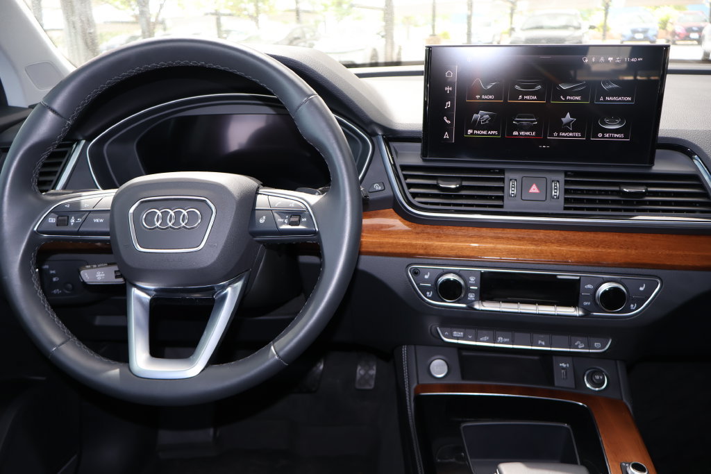 Used 2021 Audi Q5 e Premium Plus w/ Premium Plus Package AWD/4WD image 2