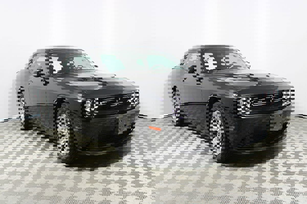 Used 2021 Dodge Challenger SXT image 23