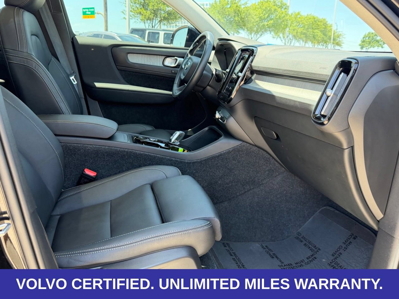 Certified 2026 Volvo XC40 B5 Plus AWD/4WD image 31