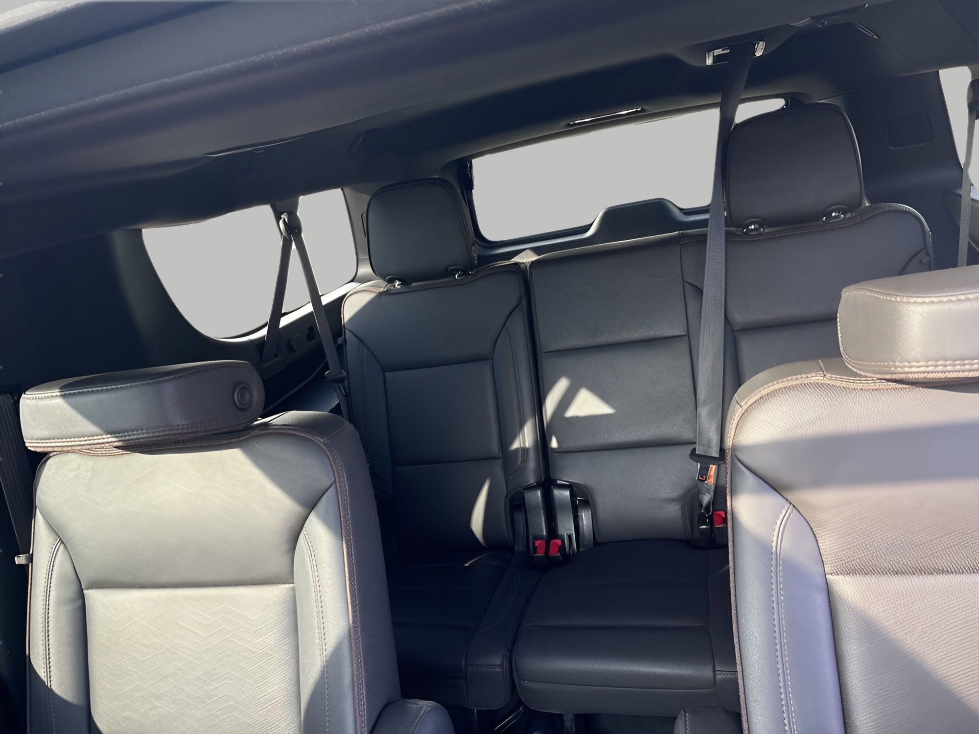 Used 2023 Chevrolet Suburban High Country AWD/4WD image 15