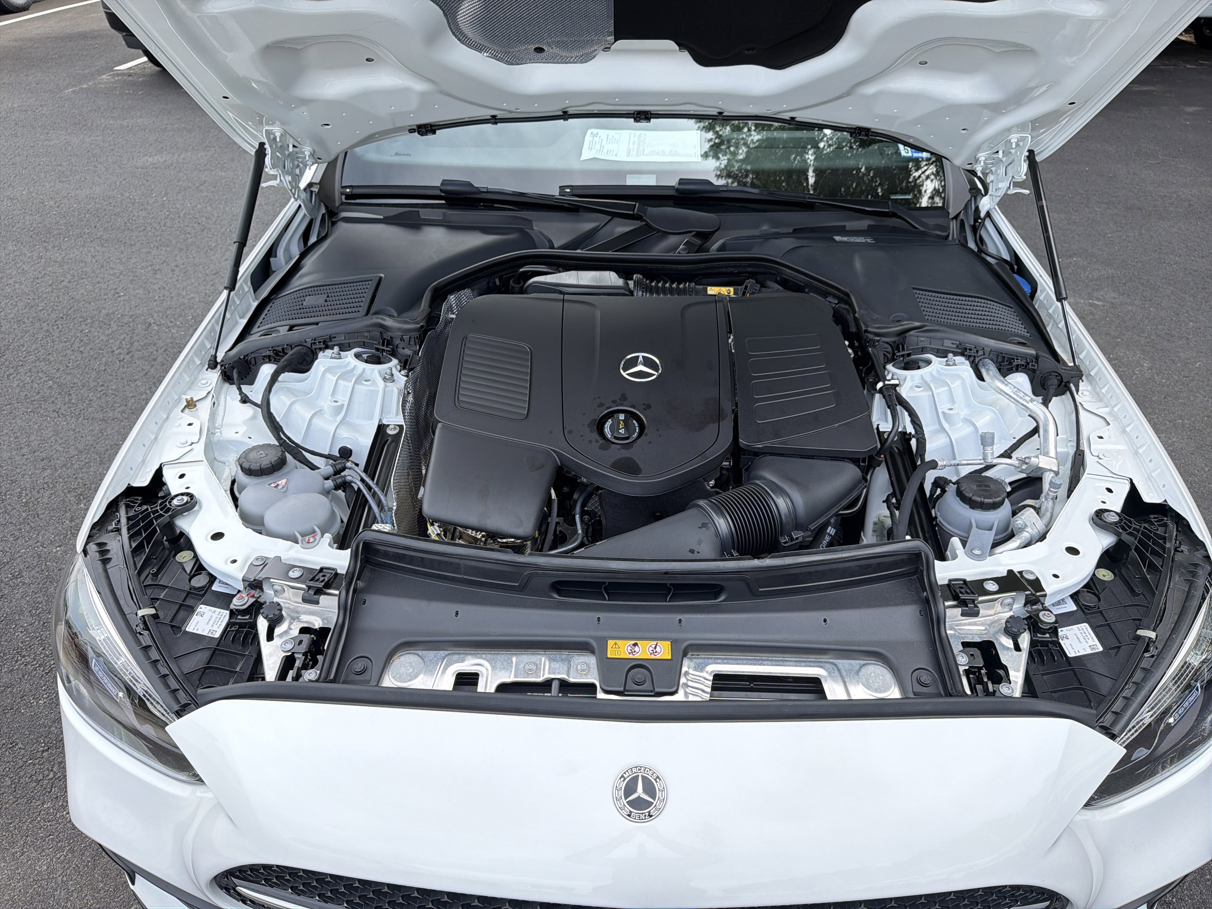 Used 2025 Mercedes-Benz C 300 4MATIC Sedan image 34