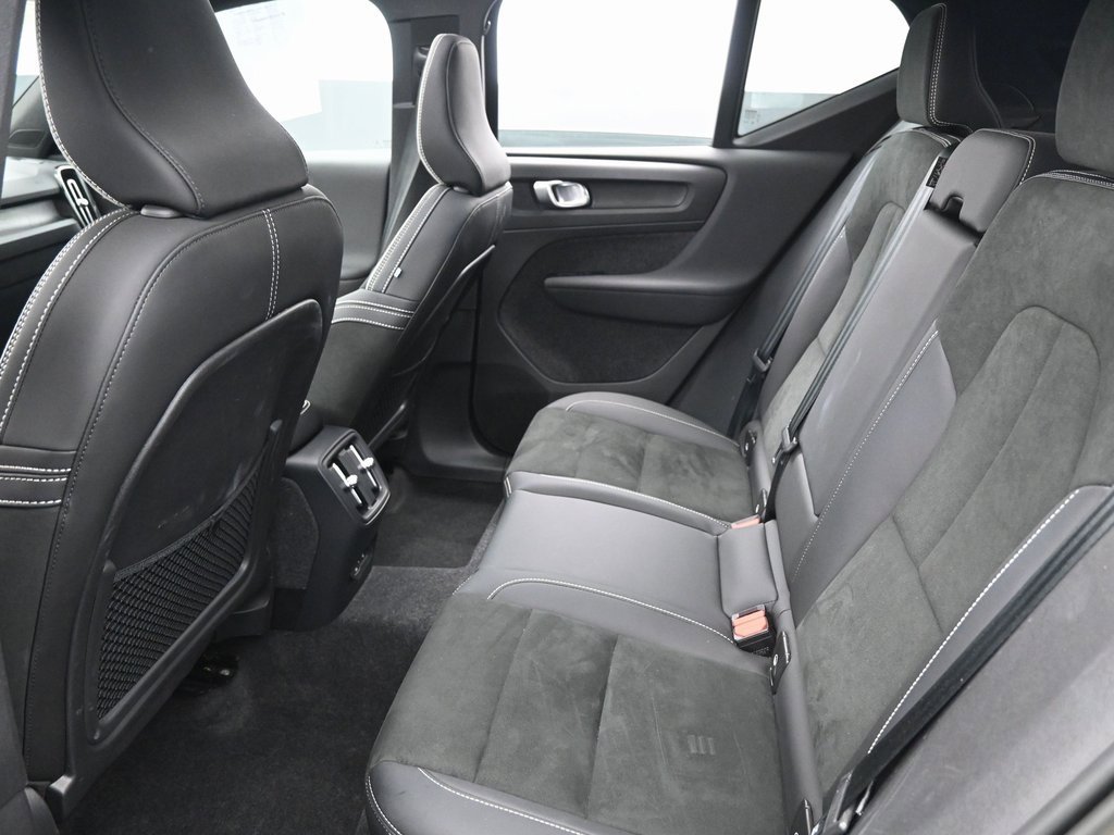 Used 2023 Volvo XC40 Recharge Ultimate w/ Protection Package Premier image 26