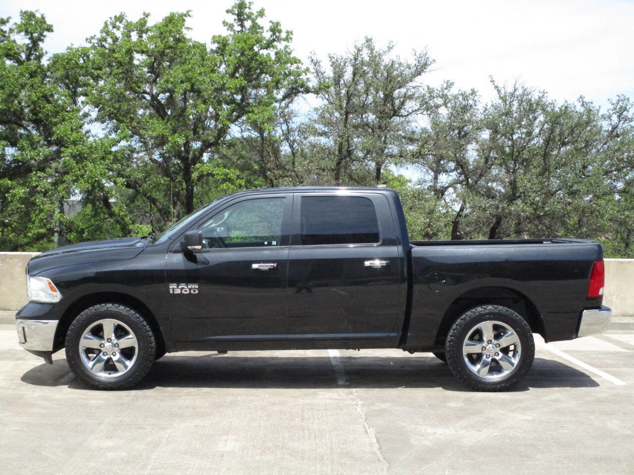 Used 2017 RAM 1500 Big Horn AWD/4WD image 2