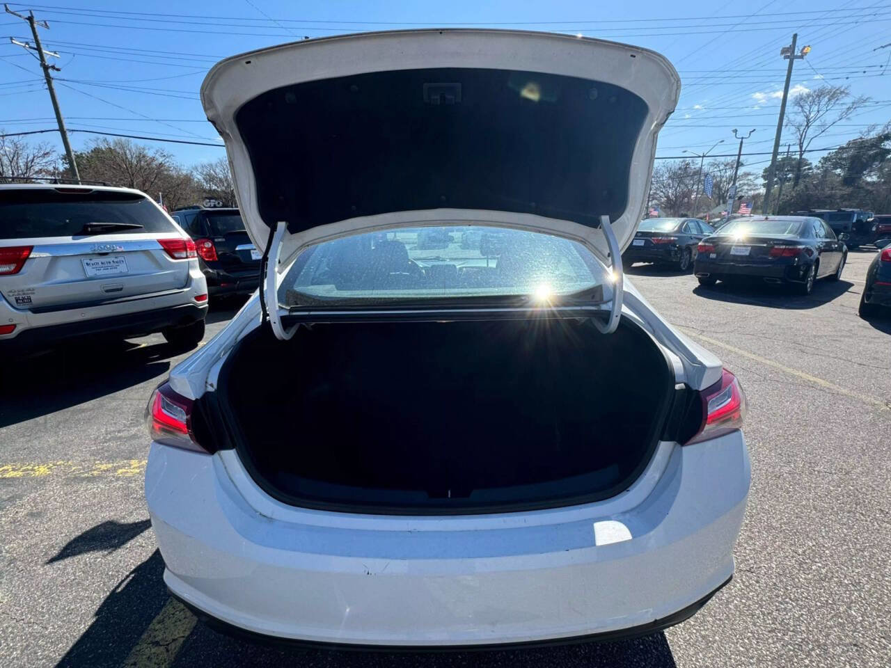 Used 2021 Chevrolet Malibu LT image 20