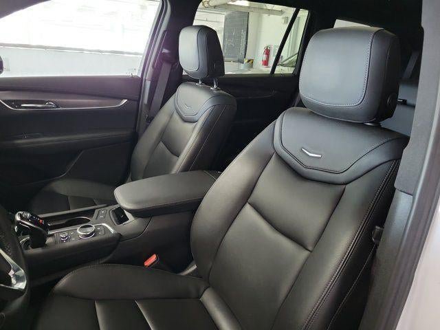 Certified 2023 Cadillac XT6 Luxury FWD image 11