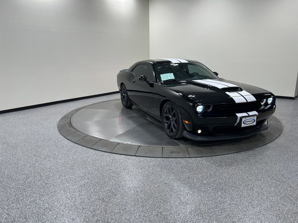 Used 2019 Dodge Challenger R/T w/ Blacktop Package image 4