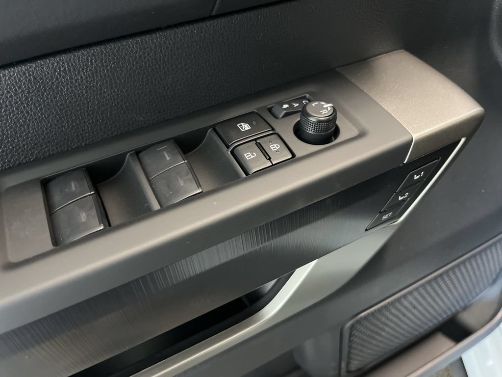 New 2026 Toyota Tundra Limited AWD/4WD image 5
