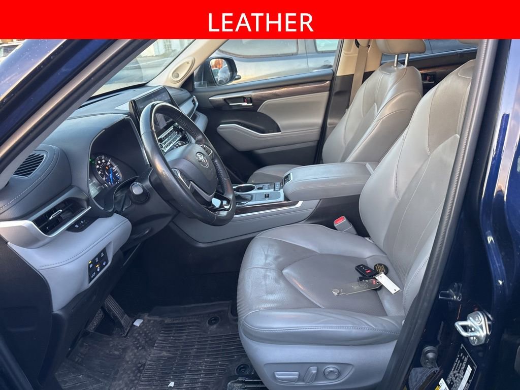 Used 2022 Toyota Highlander Limited image 5