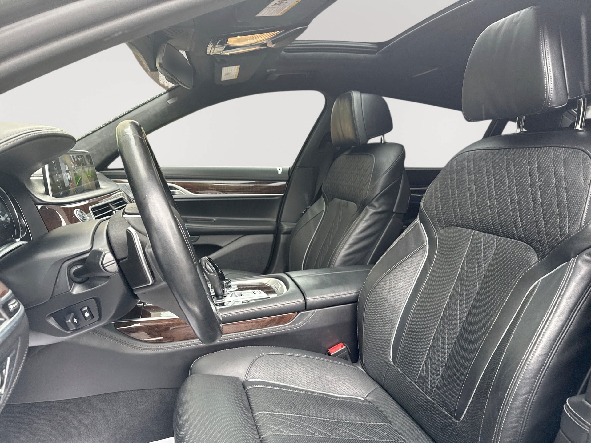 Used 2017 BMW 750i RWD image 13
