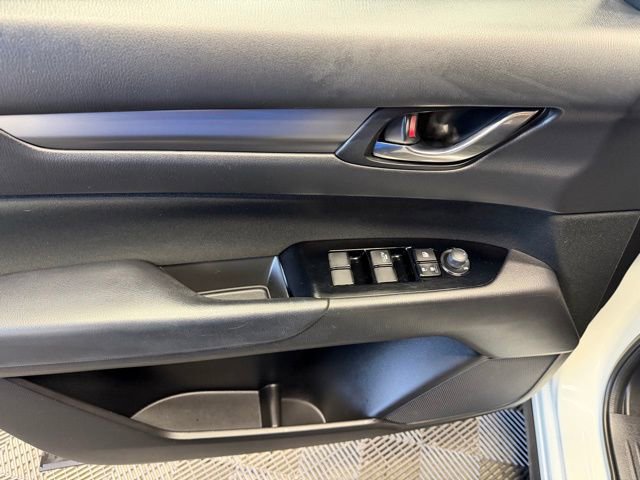 Used 2017 MAZDA CX-5 Sport image 15