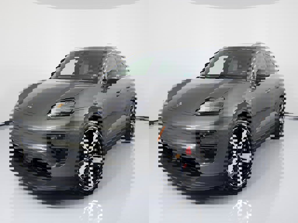 New 2025 Porsche Macan 4S Electric image 1