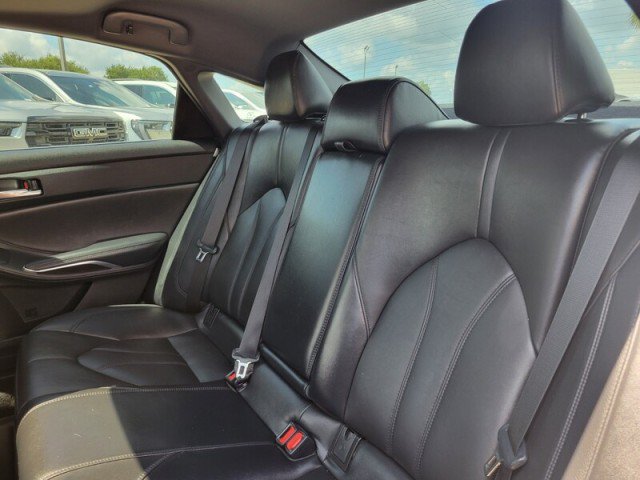Used 2019 Toyota Avalon XLE w/ Moonroof Package FWD image 24