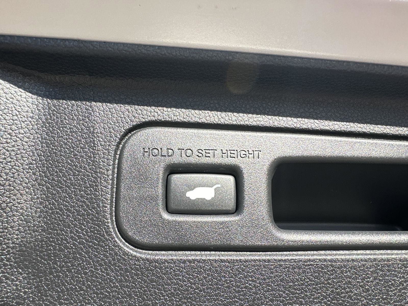 Certified 2025 Honda Pilot Black Edition image 48