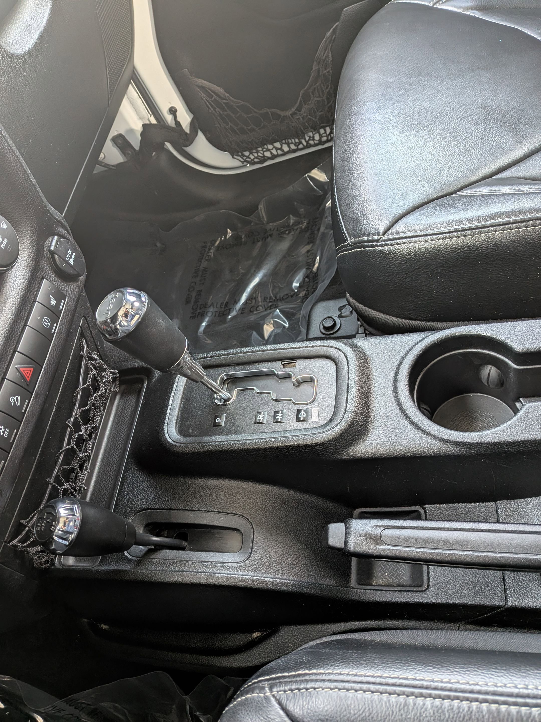 Used 2017 Jeep Wrangler Unlimited Sahara w/ Connectivity Group image 21
