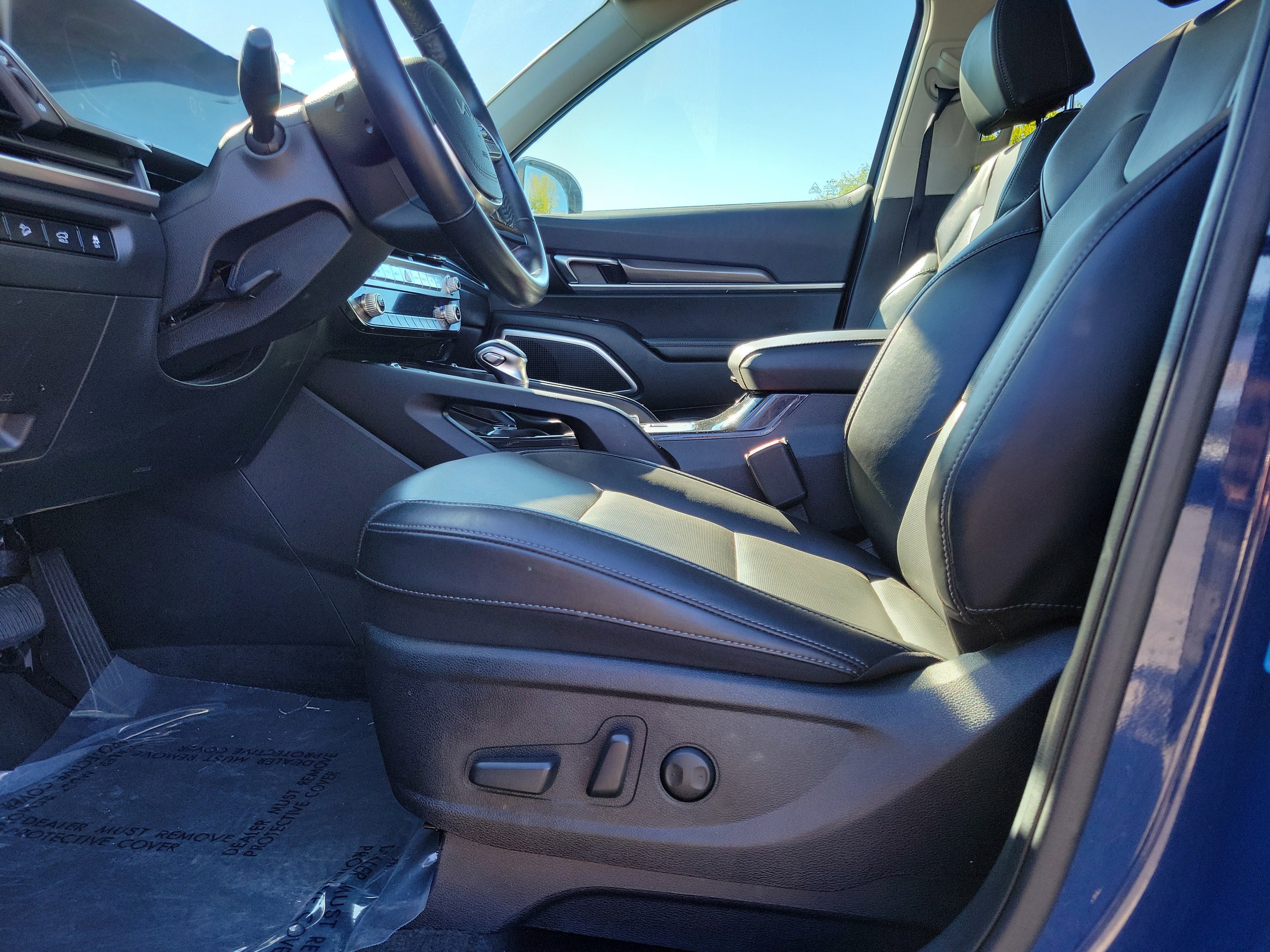 Used 2025 Kia Telluride S image 16