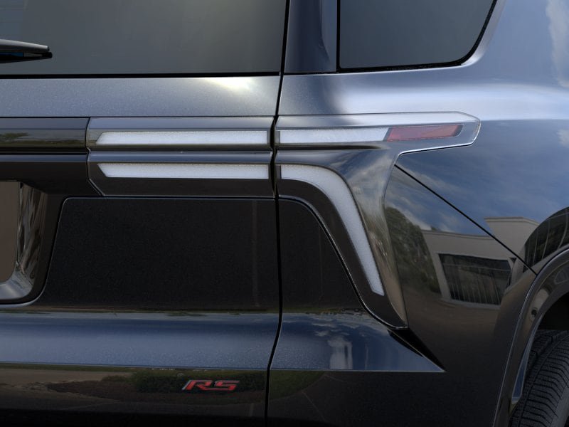 New 2026 Chevrolet Traverse RS w/ LPO, Floor Liner Package FWD image 35