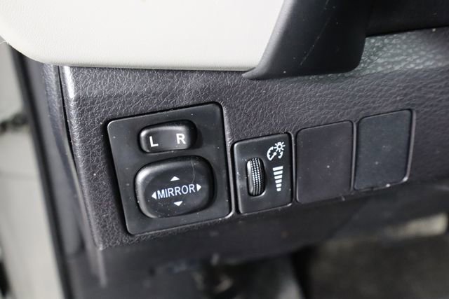 Used 2018 Toyota Corolla LE image 20