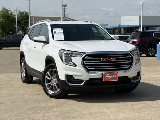 Used 2024 GMC Terrain SLT image 2