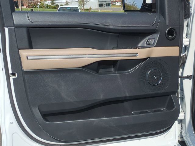 Used 2023 Ford Expedition Max Limited image 19