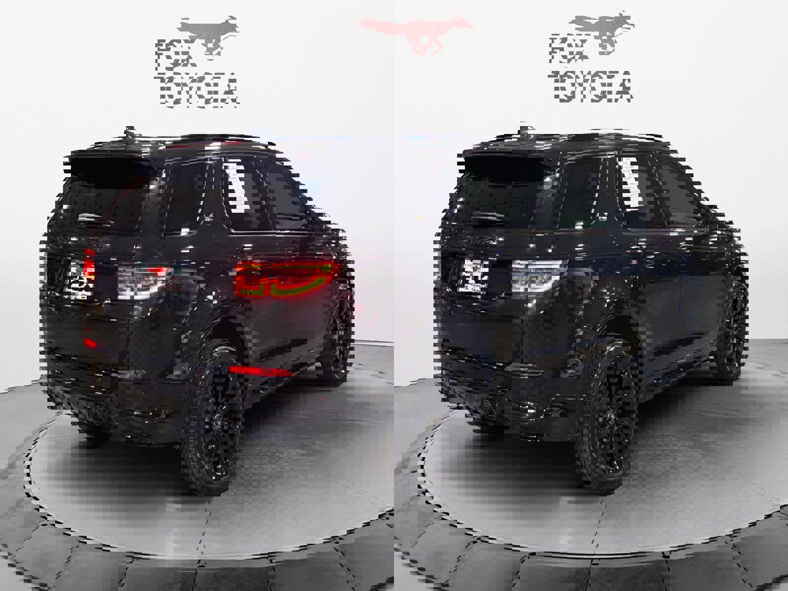 Used 2024 Land Rover Discovery Sport Dynamic SE image 6