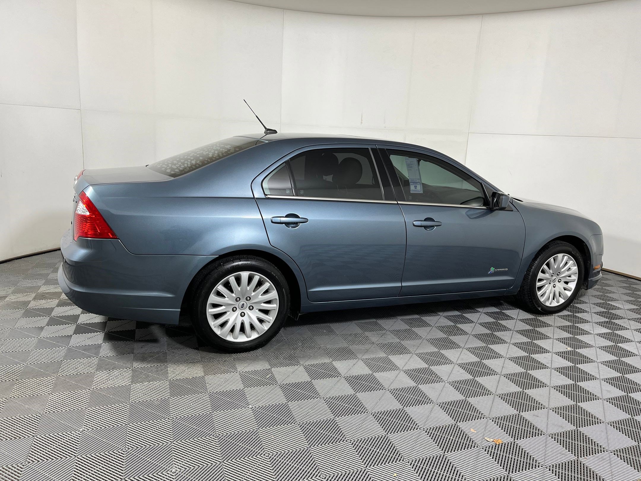 Used 2011 Ford Fusion Hybrid w/ 502A Rapid Spec Order Code image 21