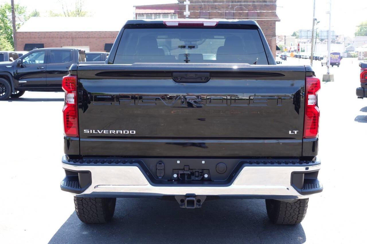 Used 2023 Chevrolet Silverado 1500 LT AWD/4WD image 9