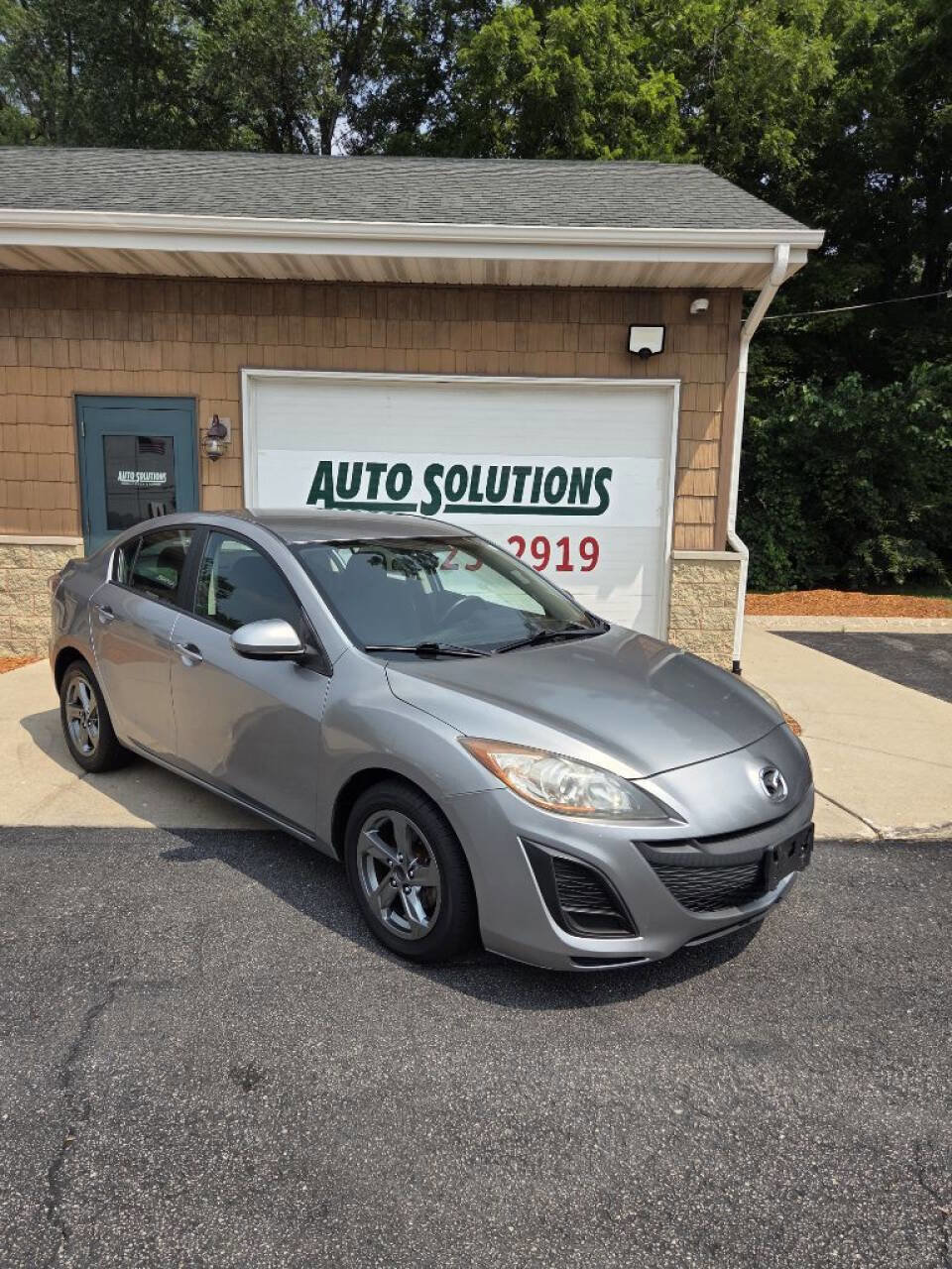 Used 2010 MAZDA MAZDA3 i Touring image 1