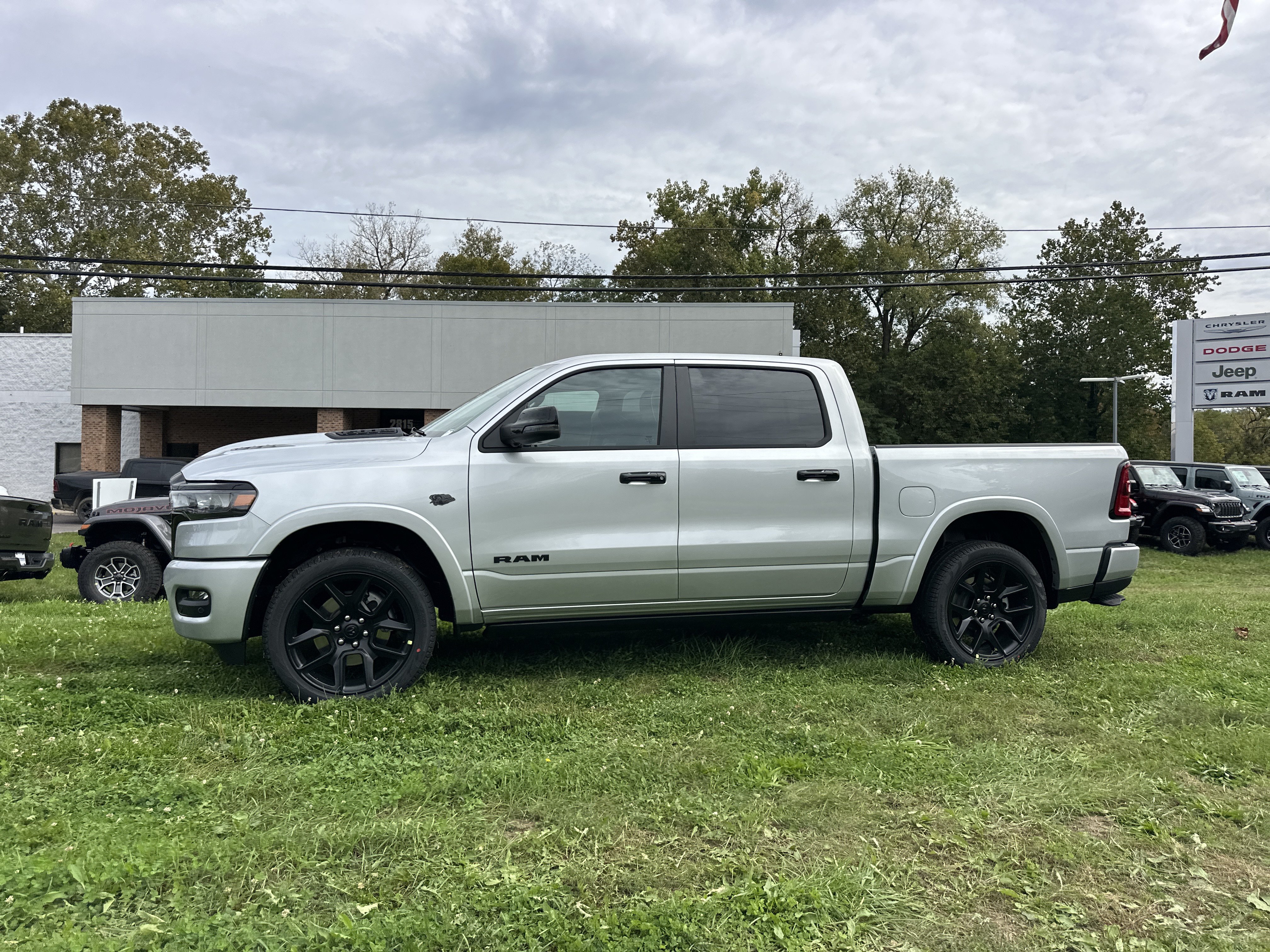 New 2027 RAM 1500 Laramie AWD/4WD image 27