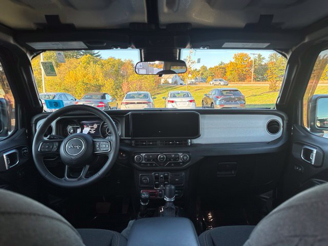 Used 2025 Jeep Wrangler Unlimited Sport AWD/4WD image 19