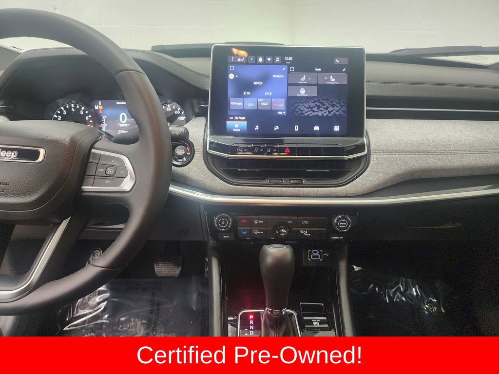 Used 2024 Jeep Compass Latitude image 17