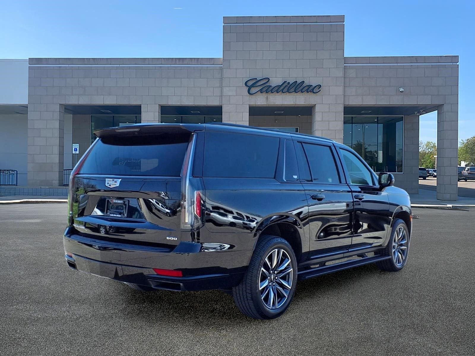 Used 2021 Cadillac Escalade ESV Sport w/ Driver Assist Tech Package AWD/4WD image 5