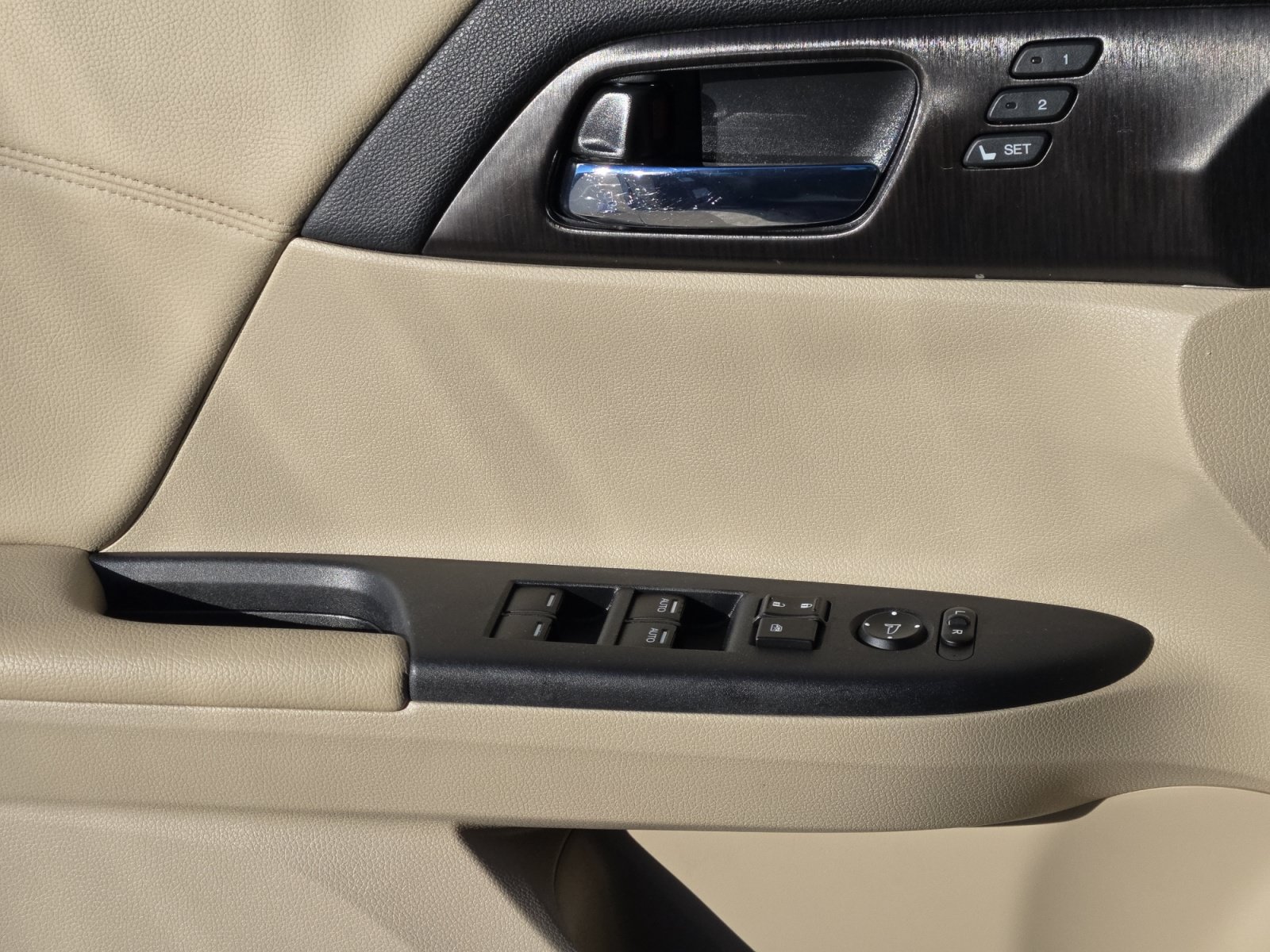 Used 2015 Honda Accord EX-L image 14