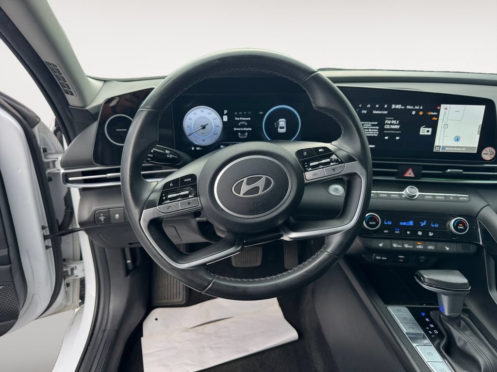 Used 2024 Hyundai Elantra Limited FWD image 12