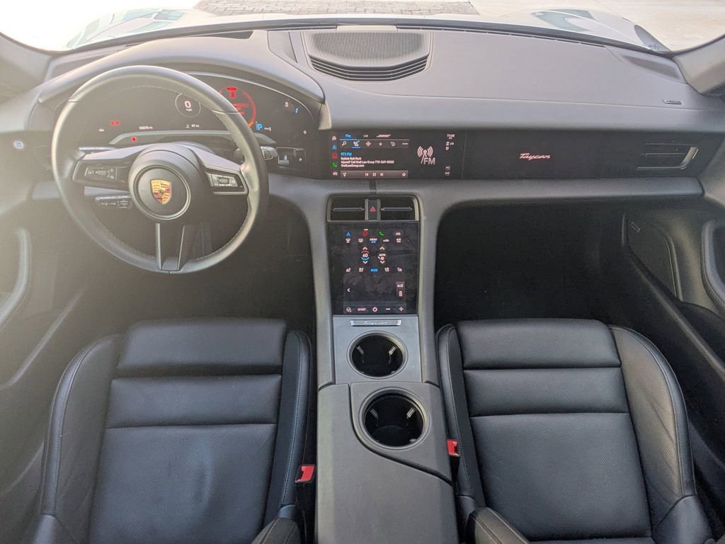 Used 2021 Porsche Taycan image 14