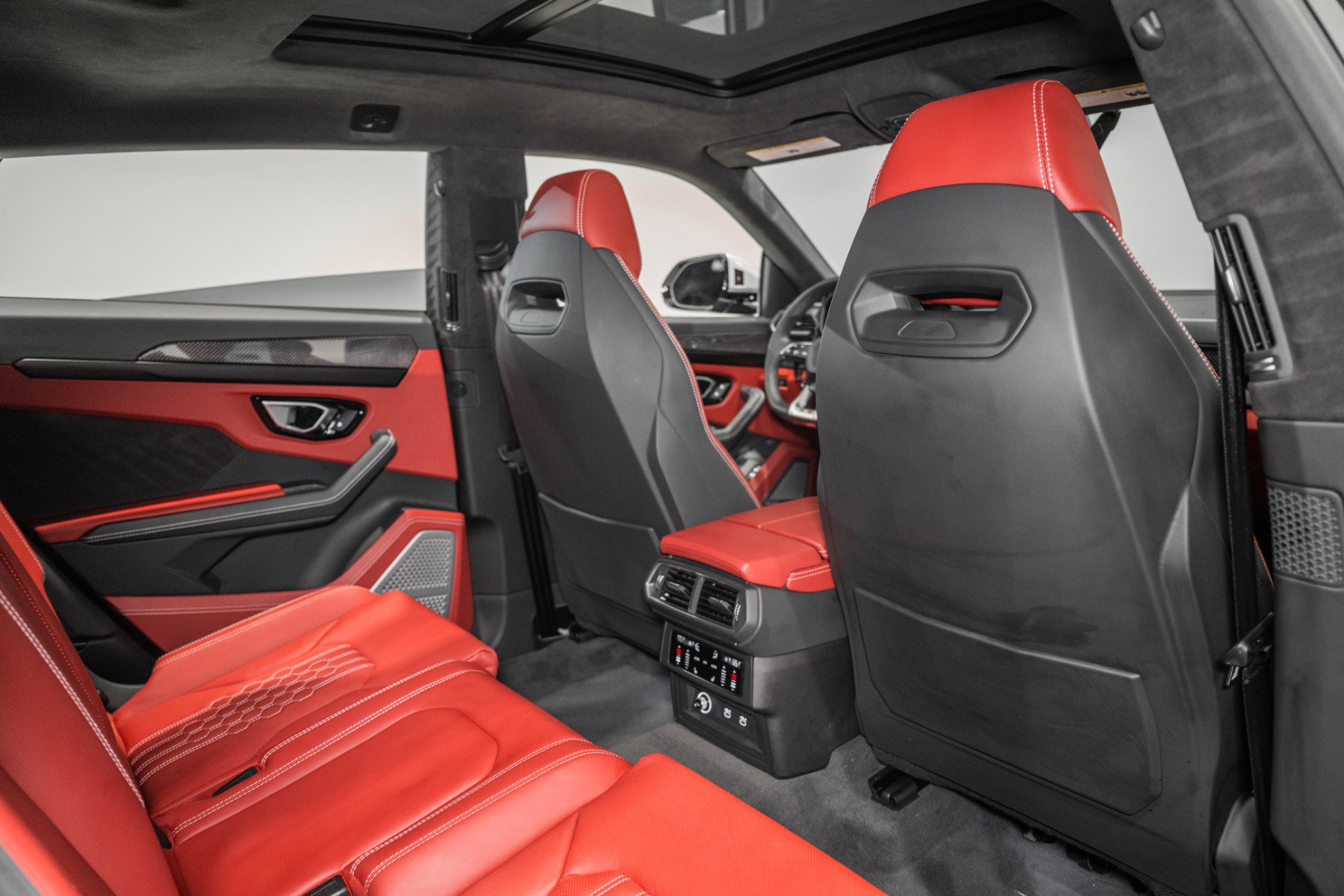 Used 2024 Lamborghini Urus S image 23