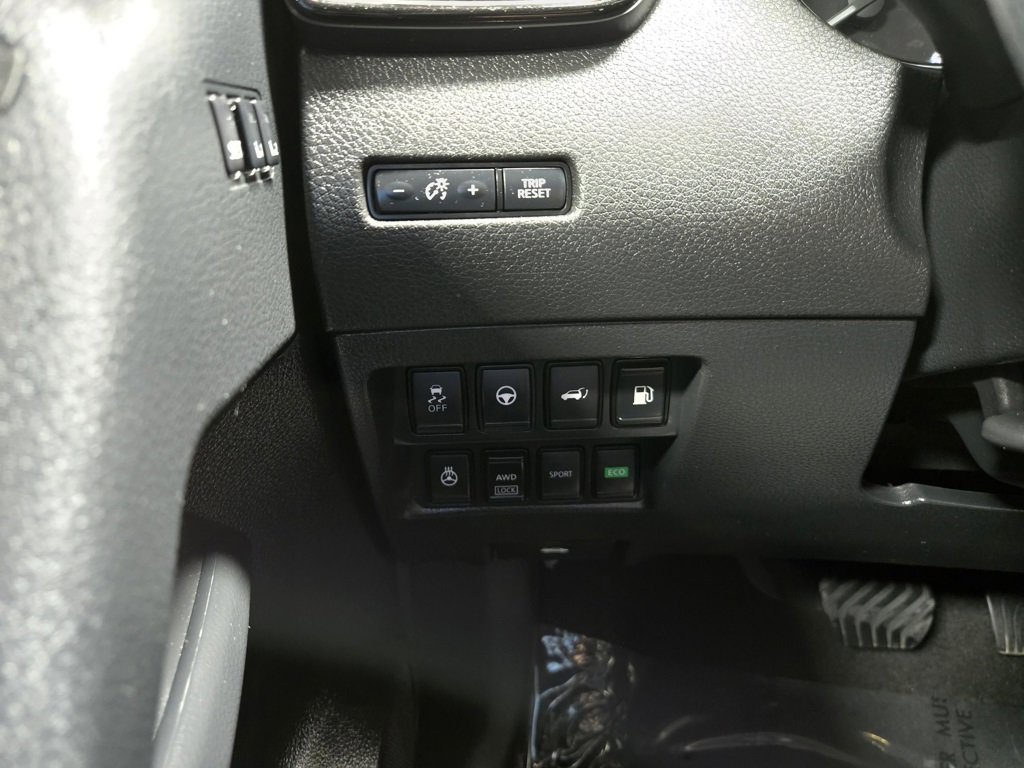 Used 2020 Nissan Rogue SL image 13