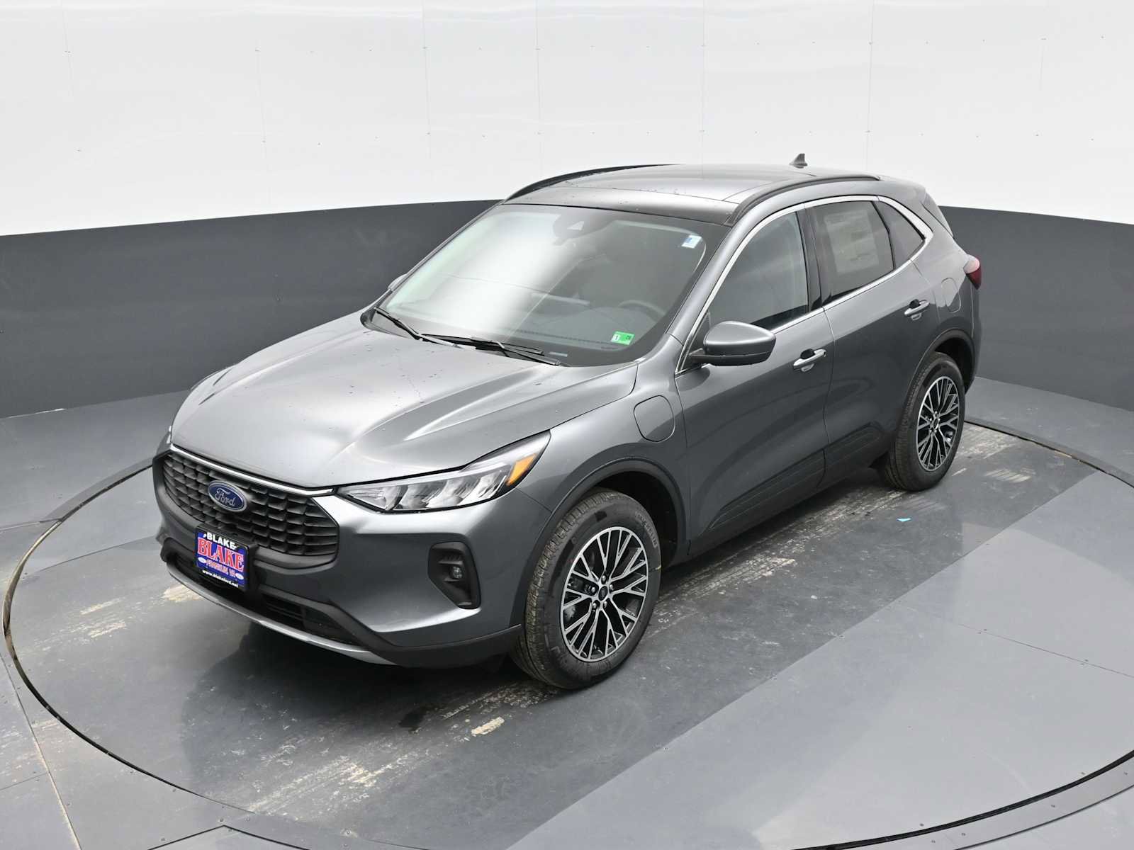 New 2025 Ford Escape SE image 1