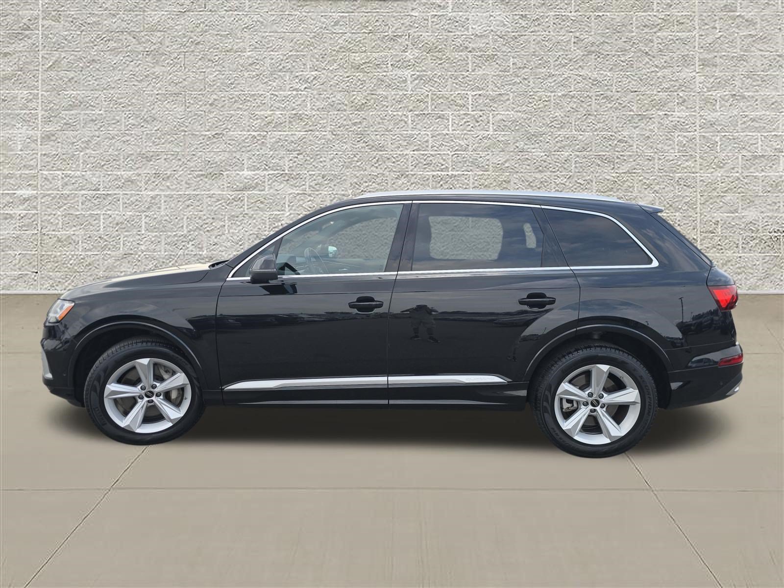 Certified 2023 Audi Q7 2.0T Premium w/ Convenience Package AWD/4WD image 4