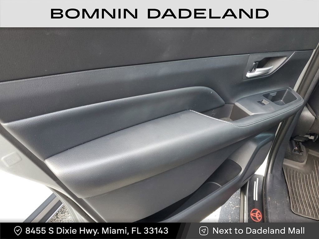 Used 2025 Toyota Grand Highlander AWD image 9