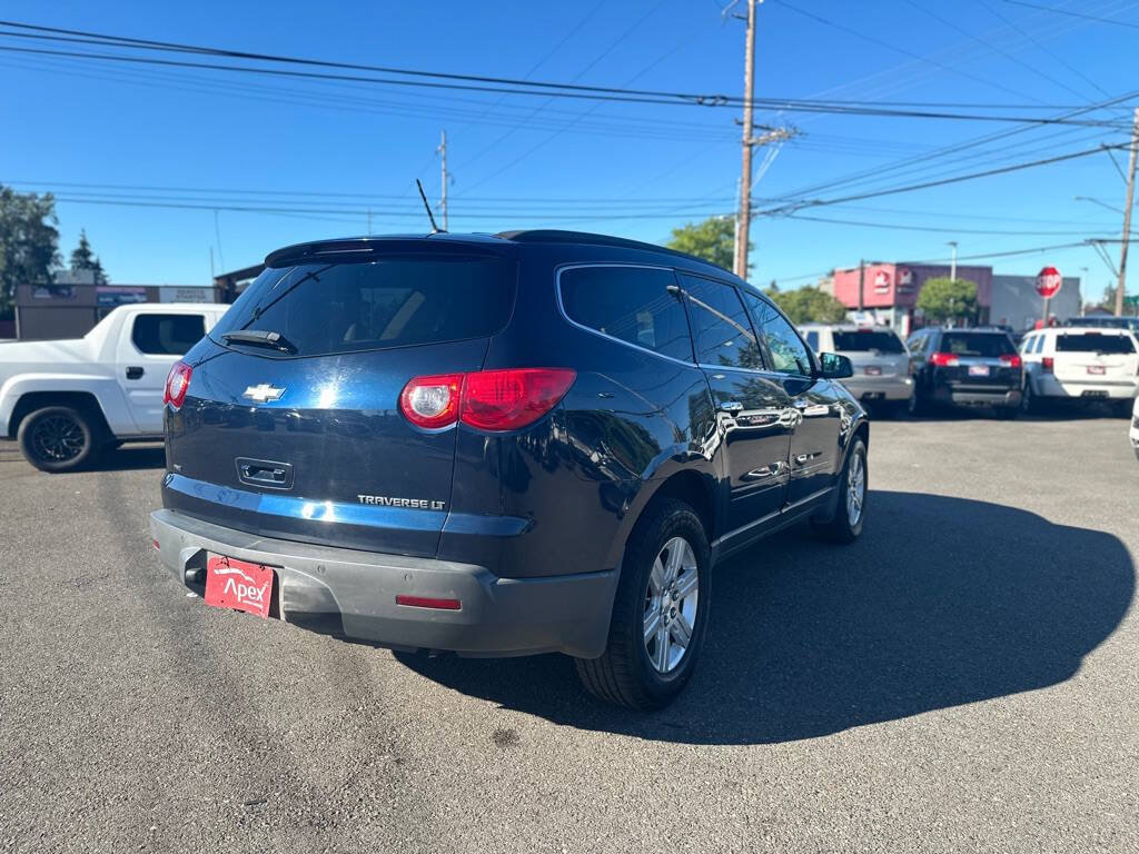 Used 2011 Chevrolet Traverse LT w/ LPO, 'HIT The Road' Package AWD/4WD image 6