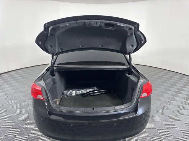 Used 2015 Chevrolet Impala LT w/ Convenience Package image 12