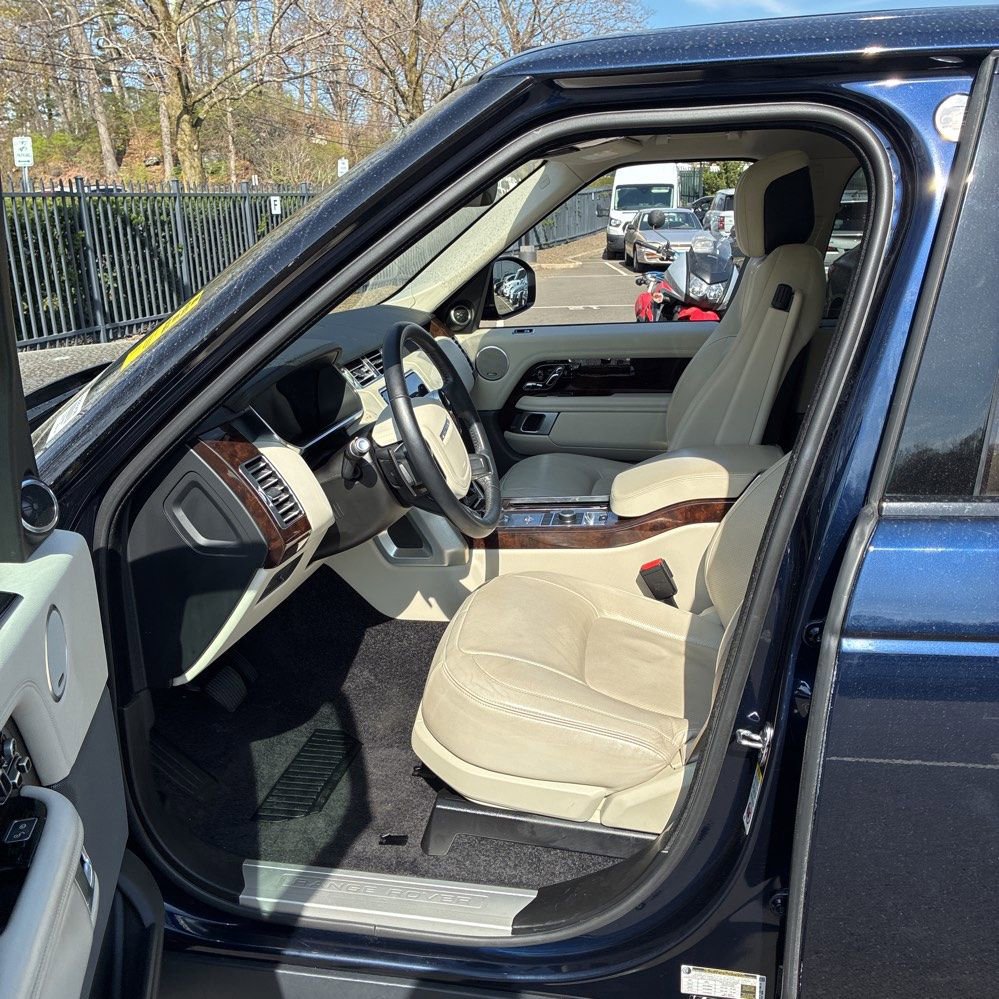 Used 2020 Land Rover Range Rover HSE AWD/4WD image 4